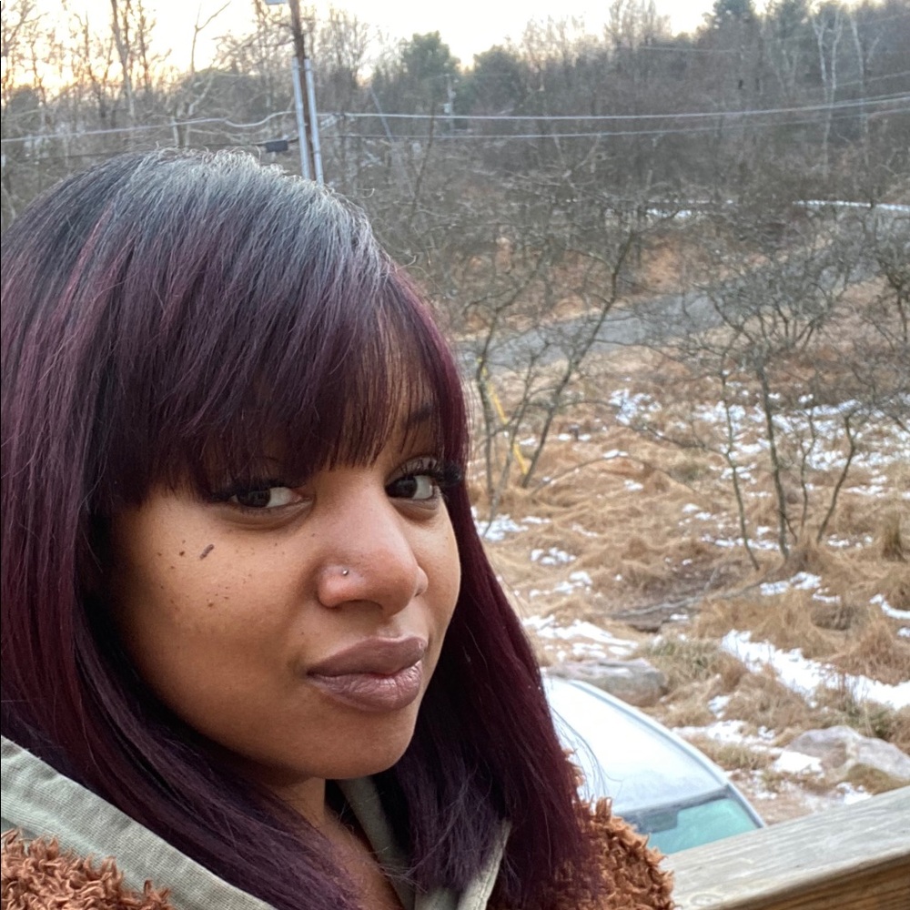 Meet your Posher, Monique
